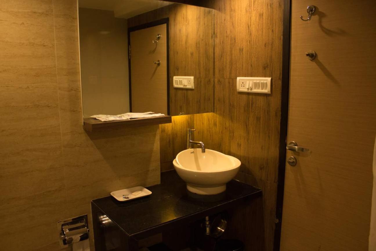 נאווי מומבאי Hotel Corporate מראה חיצוני תמונה