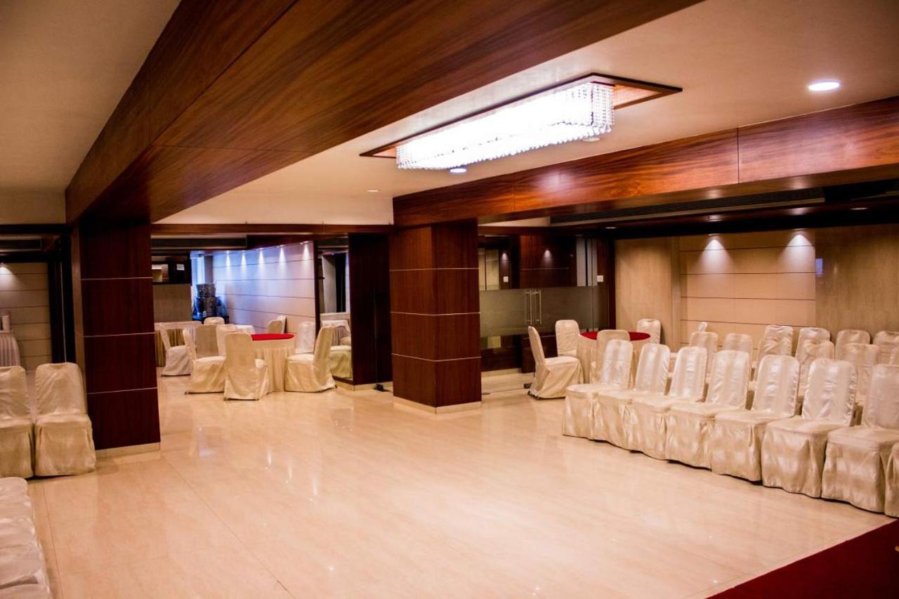 נאווי מומבאי Hotel Corporate מראה חיצוני תמונה